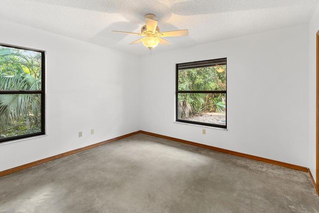 1090 SE Buttonwood Circle SE, Stuart, FL 34997