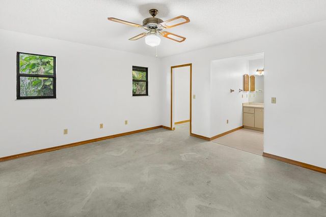 1090 SE Buttonwood Circle SE, Stuart, FL 34997