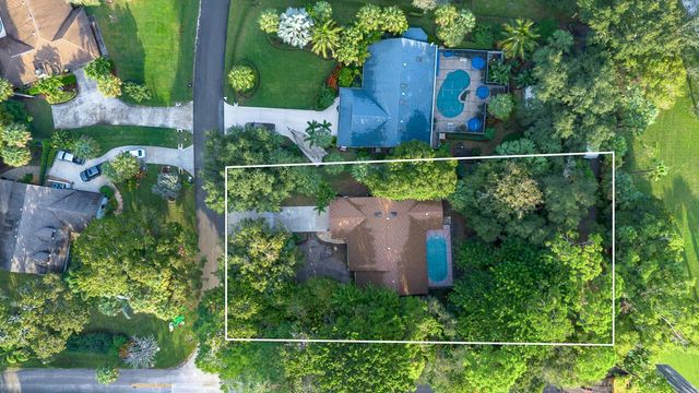 1090 SE Buttonwood Circle SE, Stuart, FL 34997