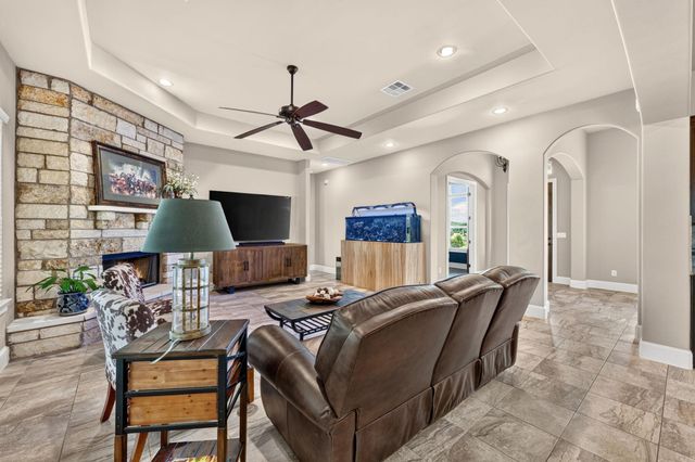 105 Coopers Hill RD, Georgetown, TX 78633