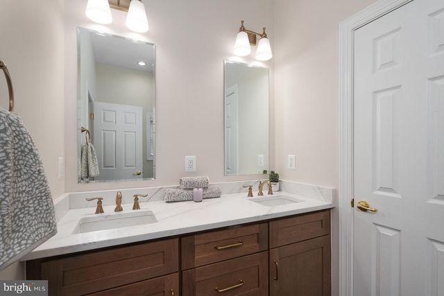 10 LIEDTKE DR, Cranbury, NJ 08512