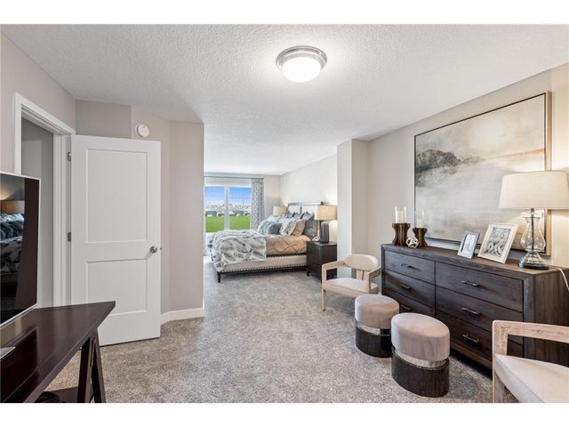 5289 Long Pointe Pass, Woodbury, MN 55129