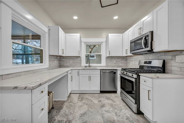 13464 Clifton Boulevard, Lakewood, OH 44107