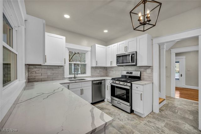 13464 Clifton Boulevard, Lakewood, OH 44107