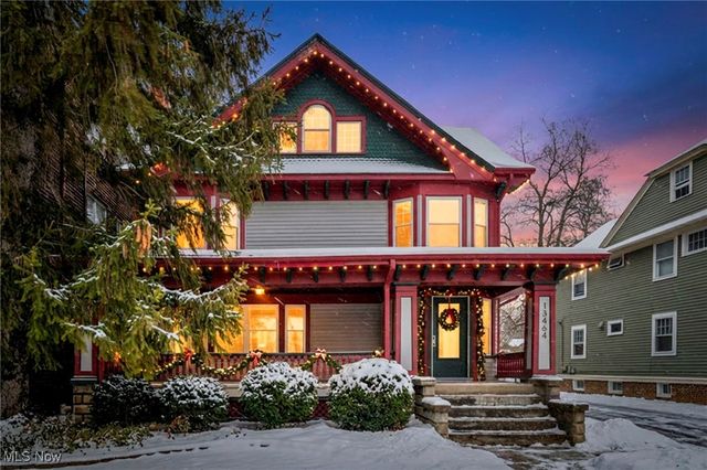 13464 Clifton Boulevard, Lakewood, OH 44107