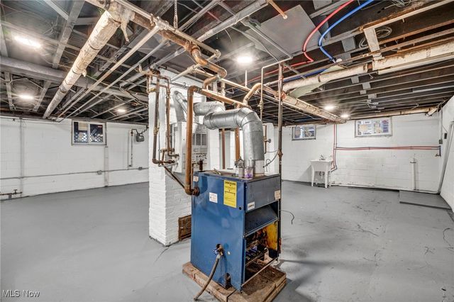 13464 Clifton Boulevard, Lakewood, OH 44107