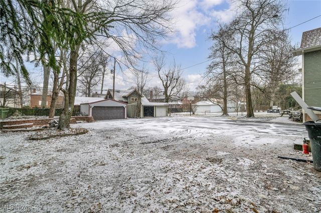 13464 Clifton Boulevard, Lakewood, OH 44107