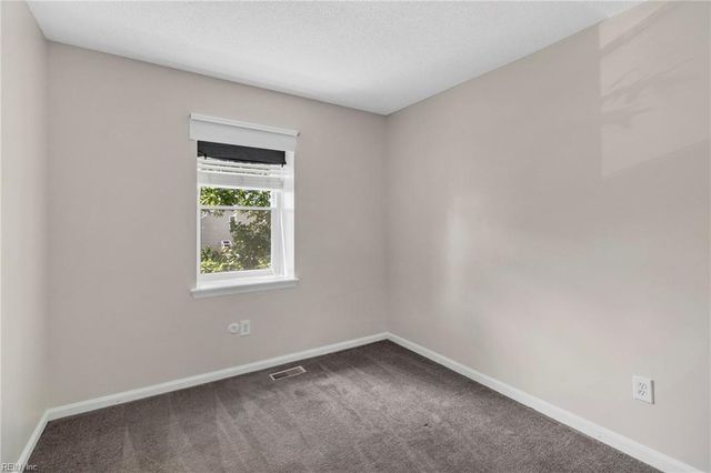 680 Biltmore DR, Virginia Beach, VA 23454