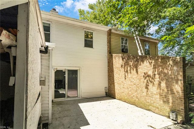 680 Biltmore DR, Virginia Beach, VA 23454