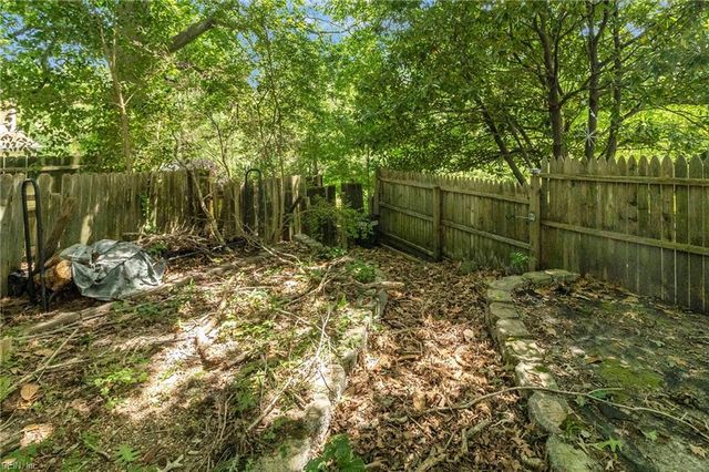 680 Biltmore DR, Virginia Beach, VA 23454