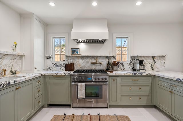 7811 Wickersham Lane, Houston, TX 77063