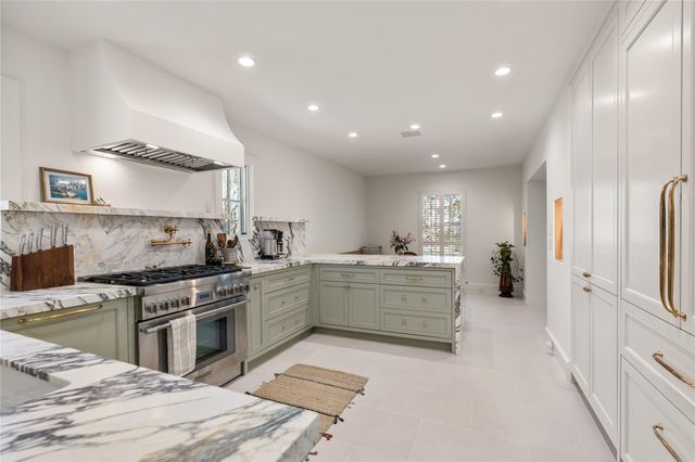 7811 Wickersham Lane, Houston, TX 77063