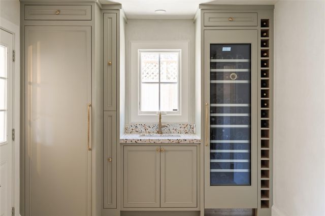 7811 Wickersham Lane, Houston, TX 77063