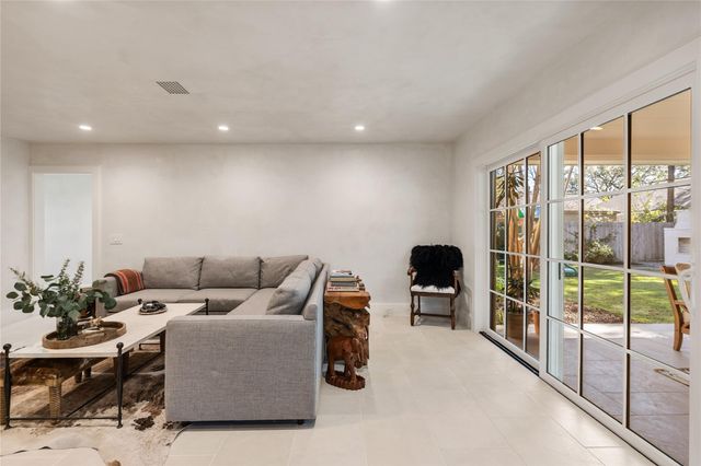 7811 Wickersham Lane, Houston, TX 77063