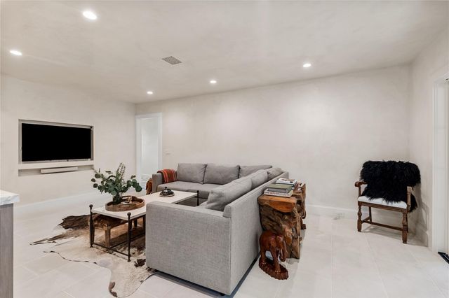 7811 Wickersham Lane, Houston, TX 77063