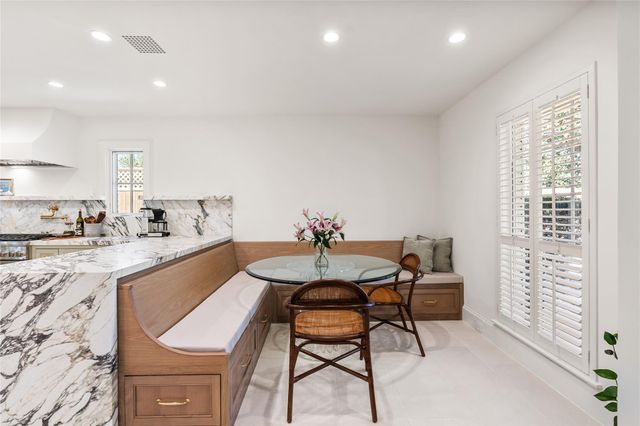 7811 Wickersham Lane, Houston, TX 77063