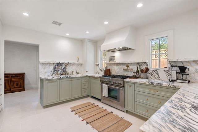 7811 Wickersham Lane, Houston, TX 77063