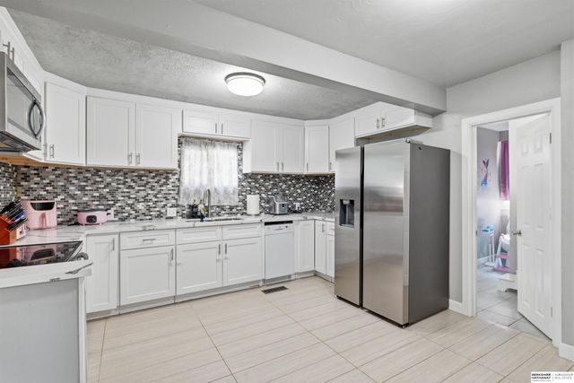 819 3rd Avenue, Council Bluffs, IA 51501