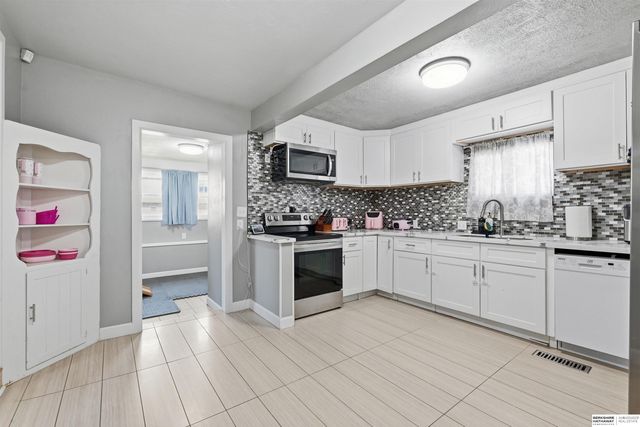 819 3rd Avenue, Council Bluffs, IA 51501