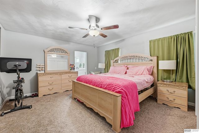 819 3rd Avenue, Council Bluffs, IA 51501