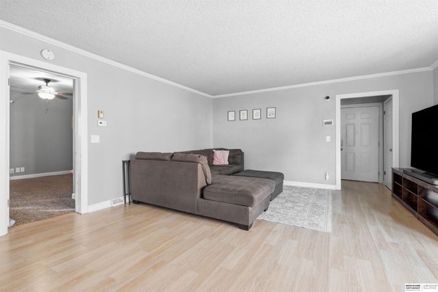 819 3rd Avenue, Council Bluffs, IA 51501