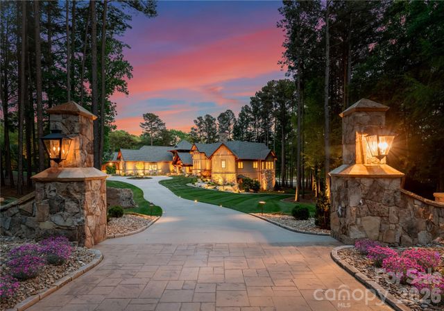 171 White Horse Drive, Mooresville, NC 28117