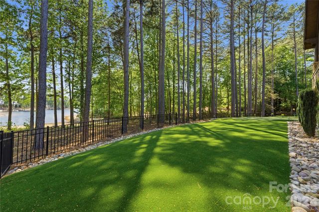 171 White Horse Drive, Mooresville, NC 28117