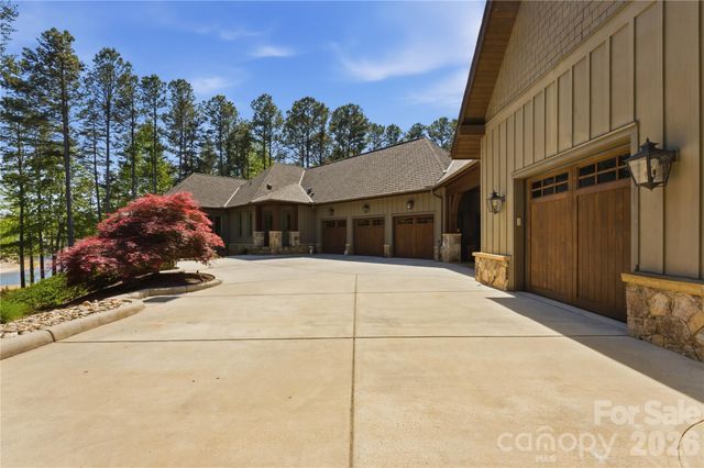 171 White Horse Drive, Mooresville, NC 28117
