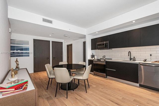 398 NE 5th St 2418, Miami, FL 33132