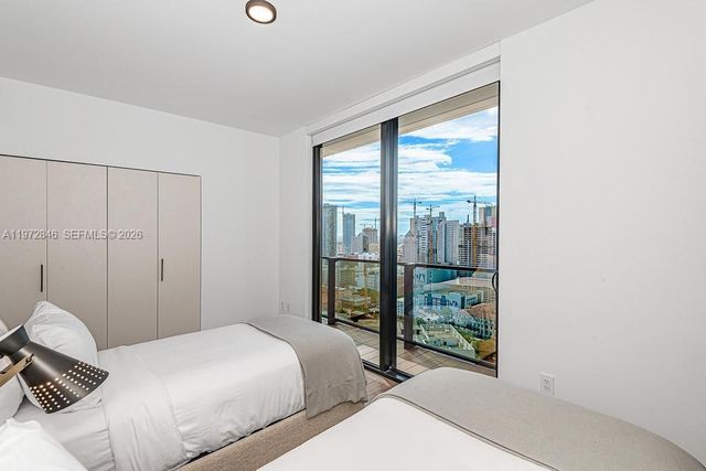 398 NE 5th St 2418, Miami, FL 33132