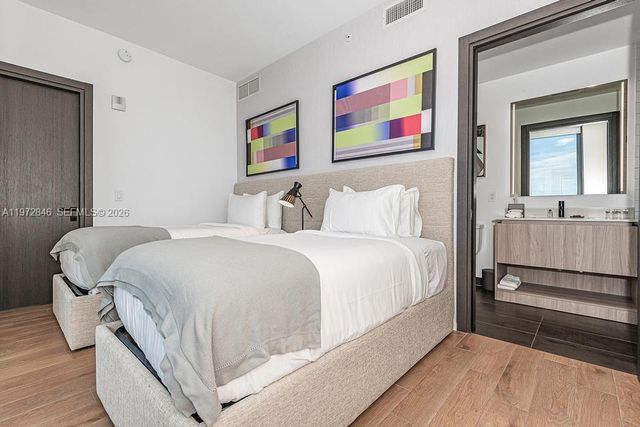 398 NE 5th St 2418, Miami, FL 33132