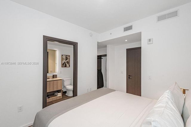 398 NE 5th St 2418, Miami, FL 33132