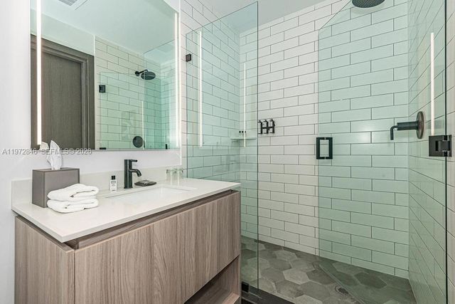 398 NE 5th St 2418, Miami, FL 33132