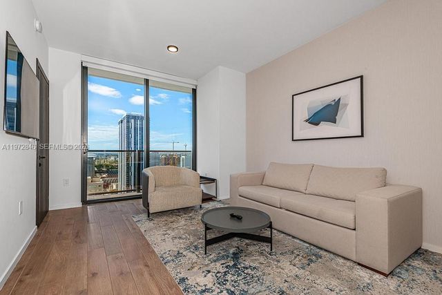 398 NE 5th St 2418, Miami, FL 33132