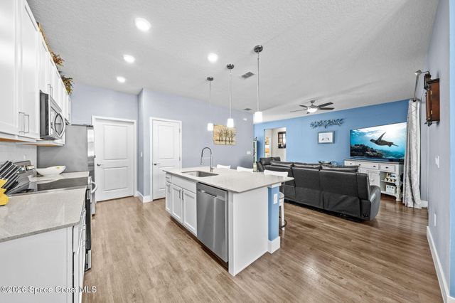 553 Rembrandt Street SE, Palm Bay, FL 32909