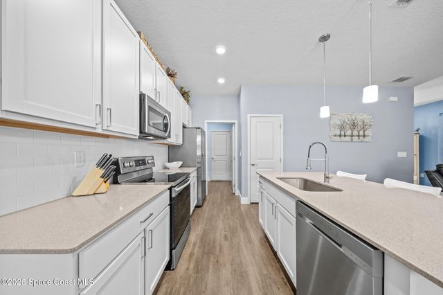 553 Rembrandt Street SE, Palm Bay, FL 32909