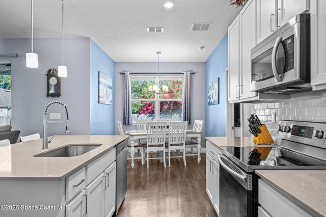 553 Rembrandt Street SE, Palm Bay, FL 32909