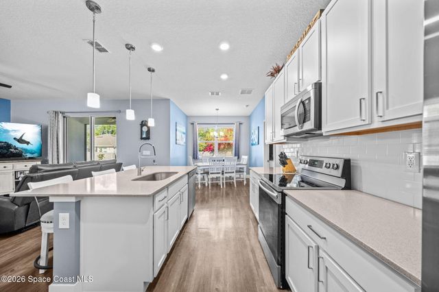 553 Rembrandt Street SE, Palm Bay, FL 32909