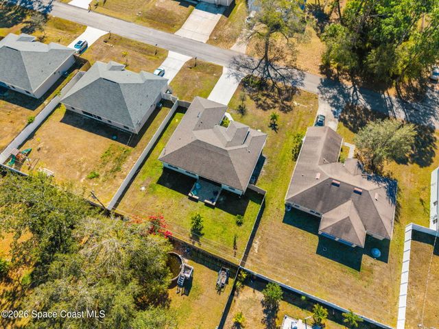 553 Rembrandt Street SE, Palm Bay, FL 32909