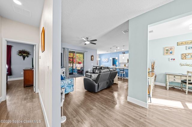 553 Rembrandt Street SE, Palm Bay, FL 32909