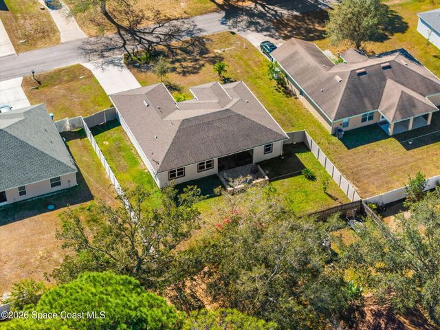 553 Rembrandt Street SE, Palm Bay, FL 32909