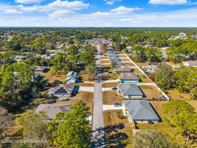 553 Rembrandt Street SE, Palm Bay, FL 32909