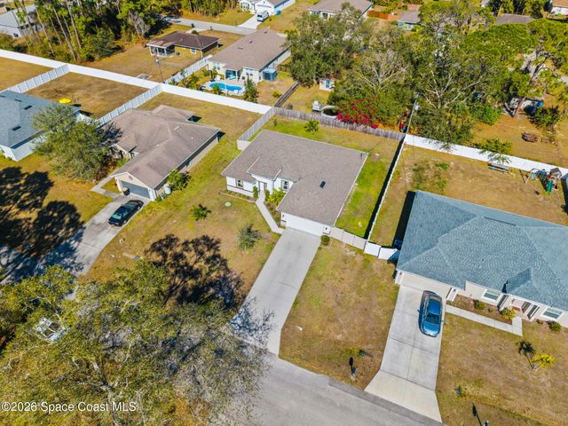 553 Rembrandt Street SE, Palm Bay, FL 32909