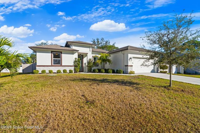 553 Rembrandt Street SE, Palm Bay, FL 32909