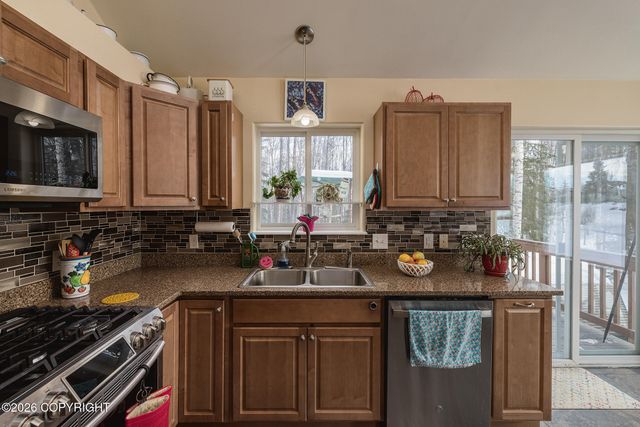 5589 S Hanson Loop, Wasilla, AK 99623