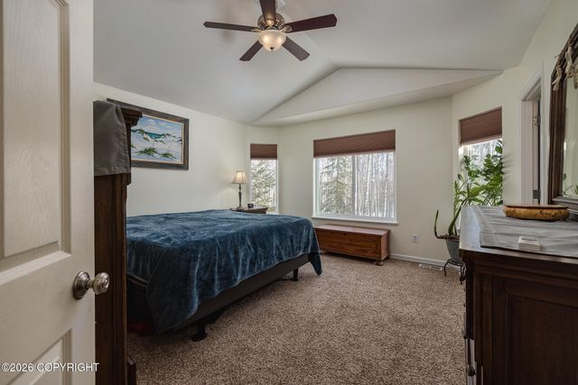 5589 S Hanson Loop, Wasilla, AK 99623