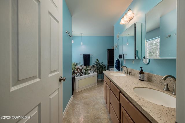 5589 S Hanson Loop, Wasilla, AK 99623