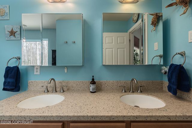 5589 S Hanson Loop, Wasilla, AK 99623