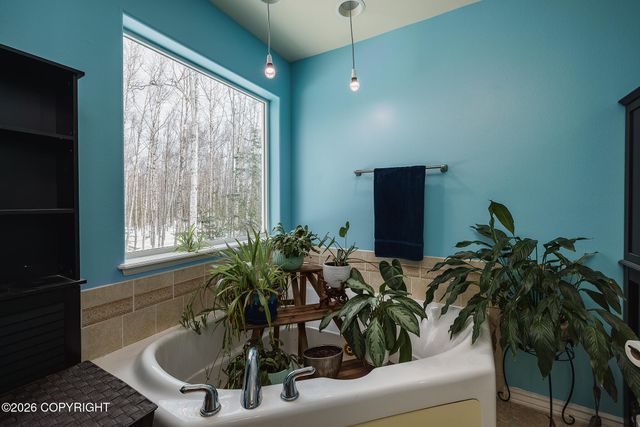 5589 S Hanson Loop, Wasilla, AK 99623