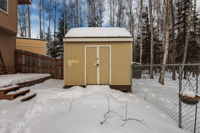 5589 S Hanson Loop, Wasilla, AK 99623